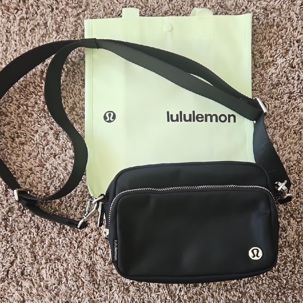 lululemon athletica Black Belt Bag